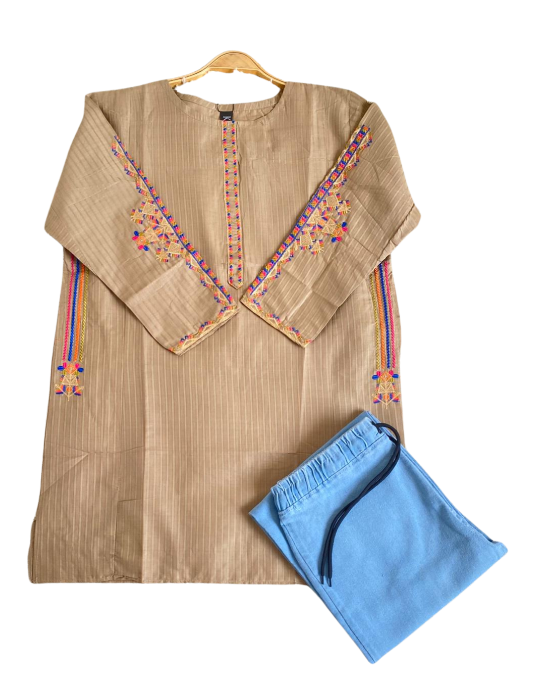 summer Cotton  Embroided Top with baggy jeans✨ Price
